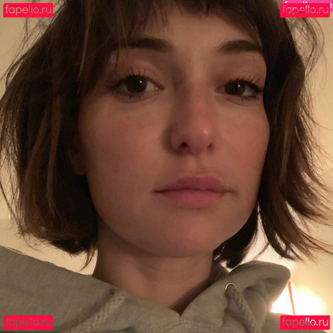 AT&T Girl / Milana Vayntrub / https: / milana_vayntrub / mintmilana Onlyfans Photo Gallery 