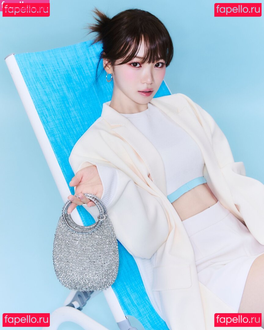 Kim Chaewon Nude Onlyfans Photo 34
