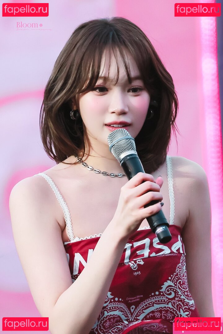 Kim Chaewon Nude Onlyfans Photo 20