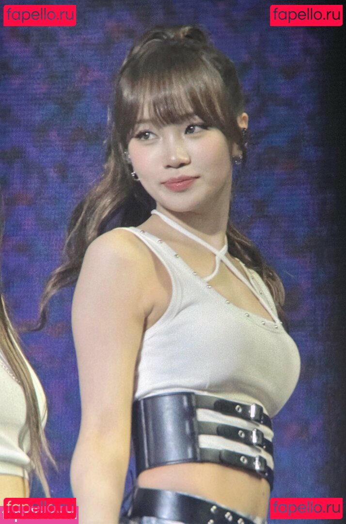 Kim Chaewon Nude Onlyfans Photo 12