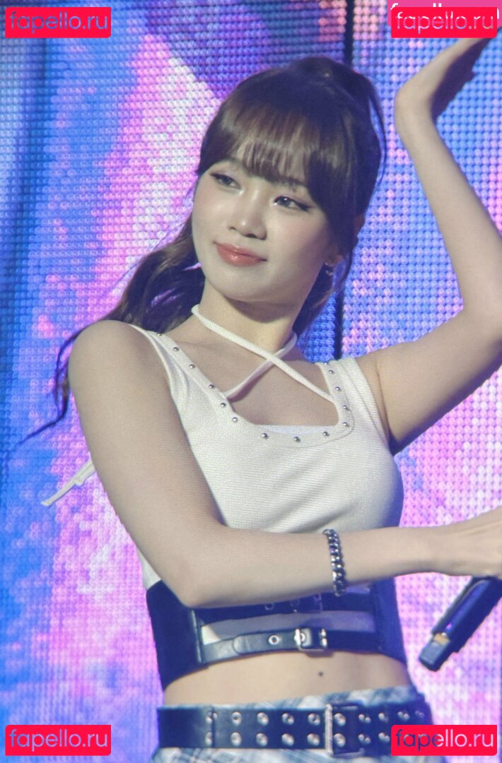 Kim Chaewon Nude Onlyfans Photo 10