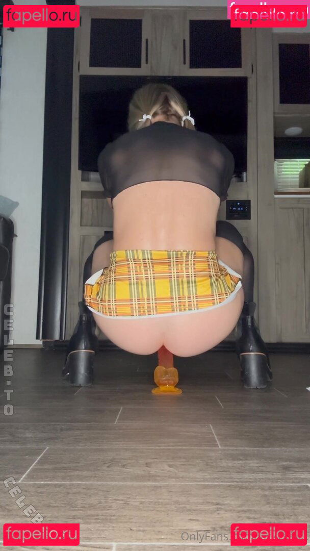 Vicky Stark / vickystark / vickystarkfishing Onlyfans Photo Gallery 