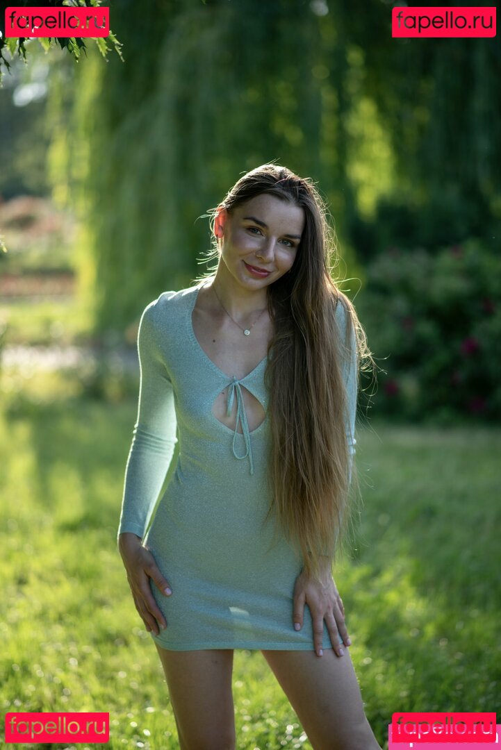 Arina Shy Nude Onlyfans Photo 37