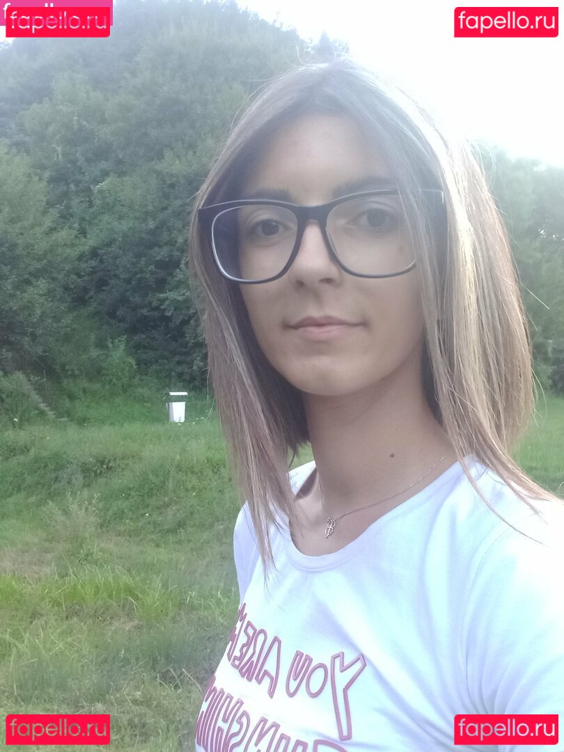 Andreeaonly19 / Deea_ralu2 / Raluca / raluca199 Onlyfans Photo Gallery 