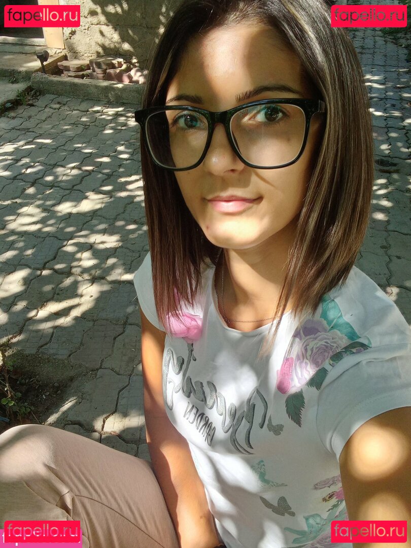 Andreeaonly19 Nude Onlyfans Photo 5