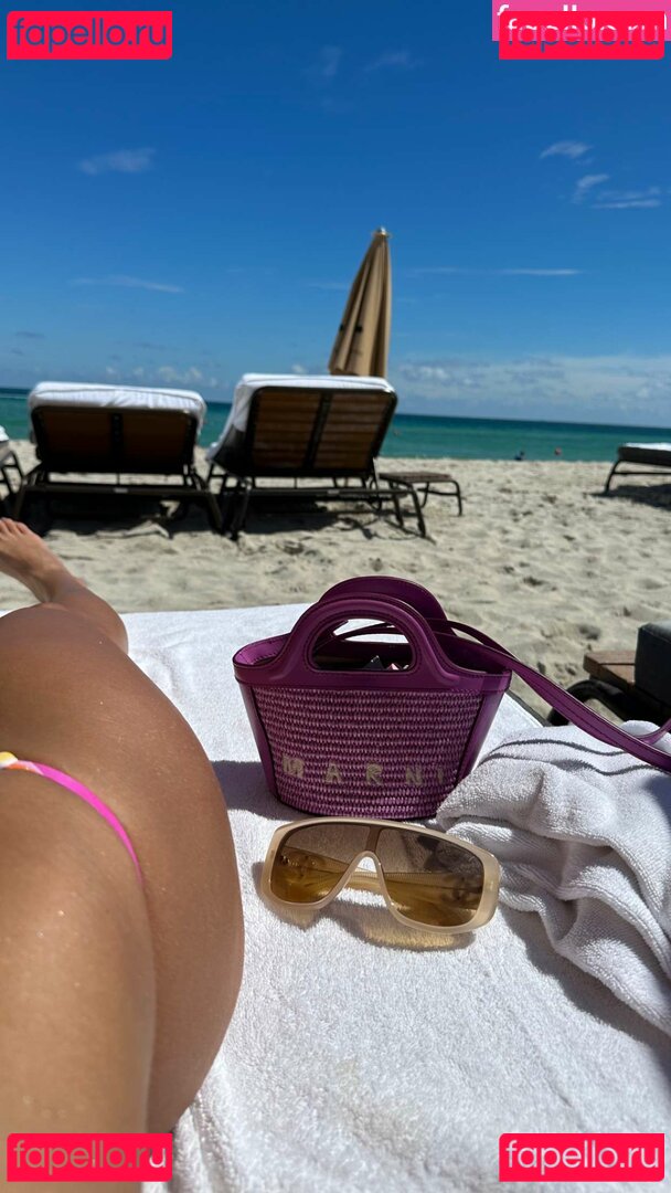 Chantel Jeffries / ChantelJeffries / ComeBacktoMe Onlyfans Photo Gallery 