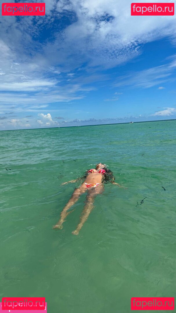 Chantel Jeffries / ChantelJeffries / ComeBacktoMe Onlyfans Photo Gallery 