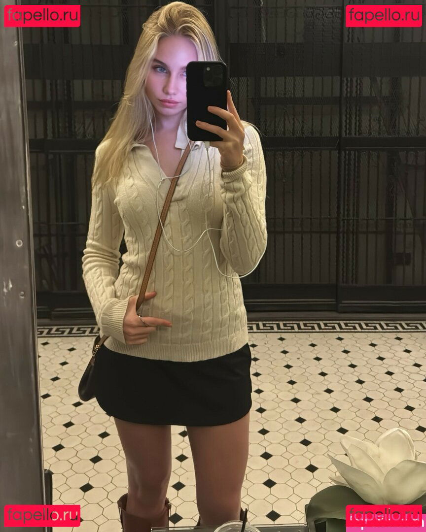 Colette Cherry / ColetteCherry_ / coletteleclar Onlyfans Photo Gallery 