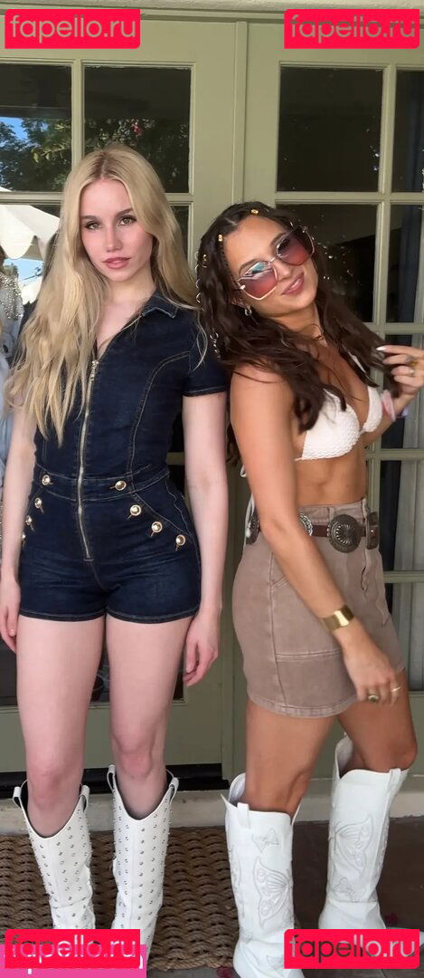 Colette Cherry / ColetteCherry_ / coletteleclar Onlyfans Photo Gallery 