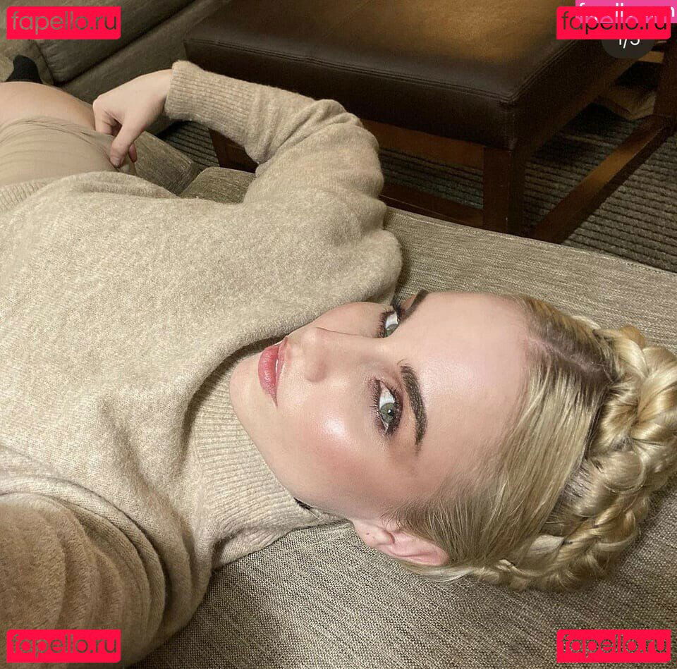 Colette Cherry / ColetteCherry_ / coletteleclar Onlyfans Photo Gallery 