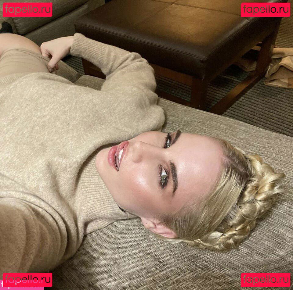 Colette Cherry / ColetteCherry_ / coletteleclar Onlyfans Photo Gallery 