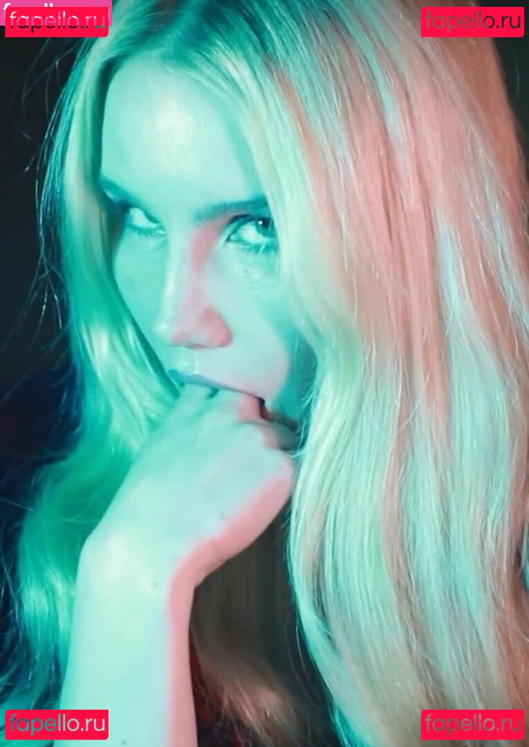 Colette Cherry / ColetteCherry_ / coletteleclar Onlyfans Photo Gallery 