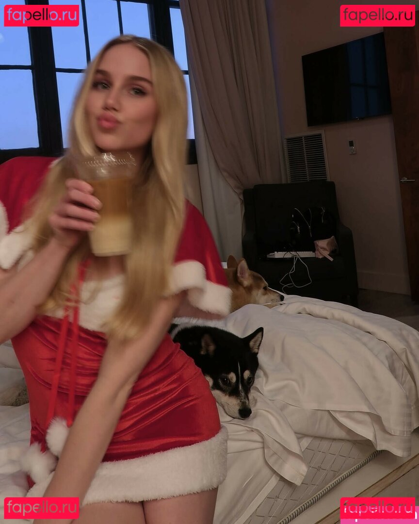 Colette Cherry / ColetteCherry_ / coletteleclar Onlyfans Photo Gallery 