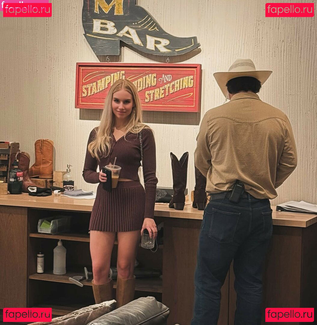 Colette Cherry / ColetteCherry_ / coletteleclar Onlyfans Photo Gallery 