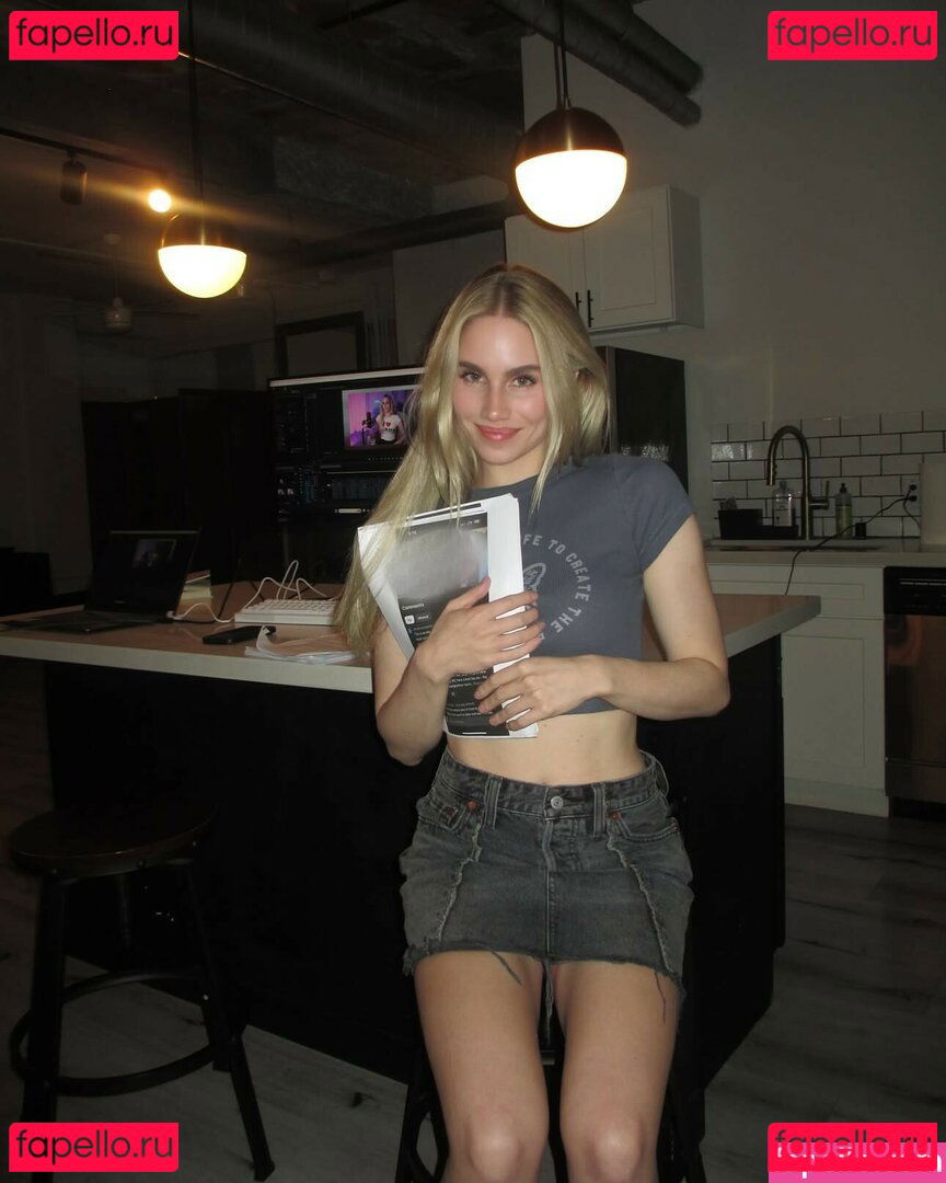 Colette Cherry / ColetteCherry_ / coletteleclar Onlyfans Photo Gallery 