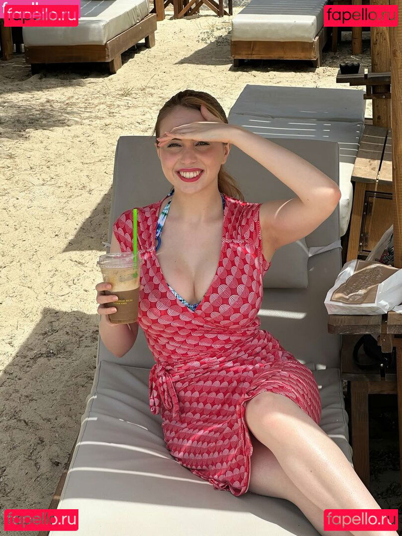 Serena Skybourne / SerenaSkybourne / https: / serena.00 Onlyfans Photo Gallery 