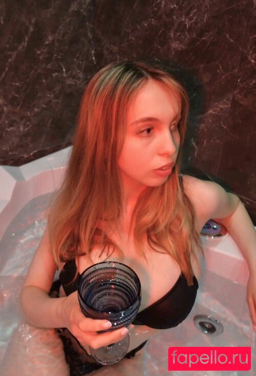 Serena Skybourne Nude Onlyfans Photo 23