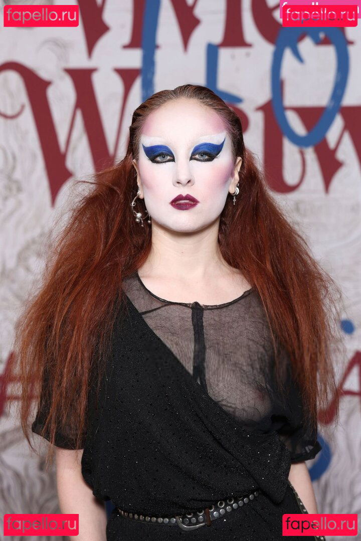 Chappell Roan / ChappellRoan Onlyfans Photo Gallery 