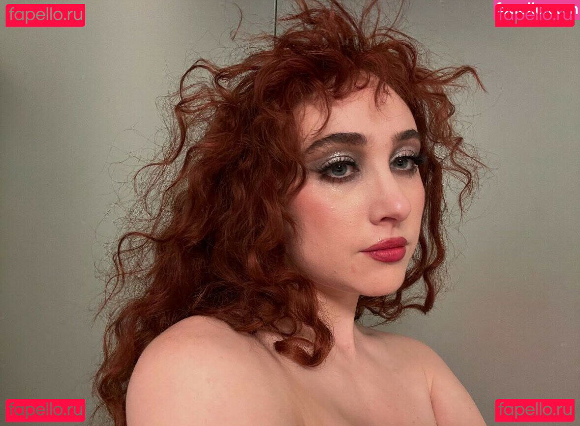 Chappell Roan / ChappellRoan Onlyfans Photo Gallery 