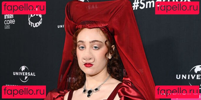 Chappell Roan / ChappellRoan Onlyfans Photo Gallery 