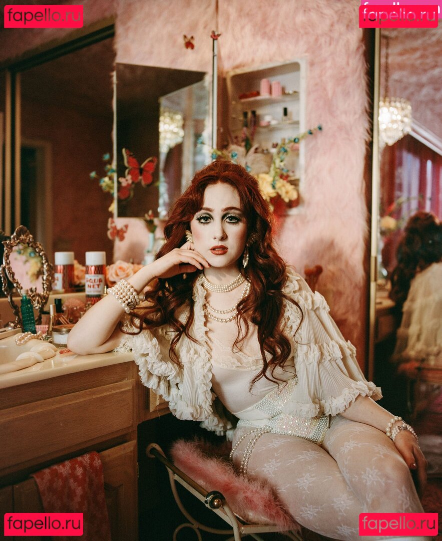 Chappell Roan / ChappellRoan Onlyfans Photo Gallery 