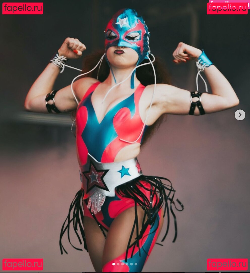 Chappell Roan / ChappellRoan Onlyfans Photo Gallery 