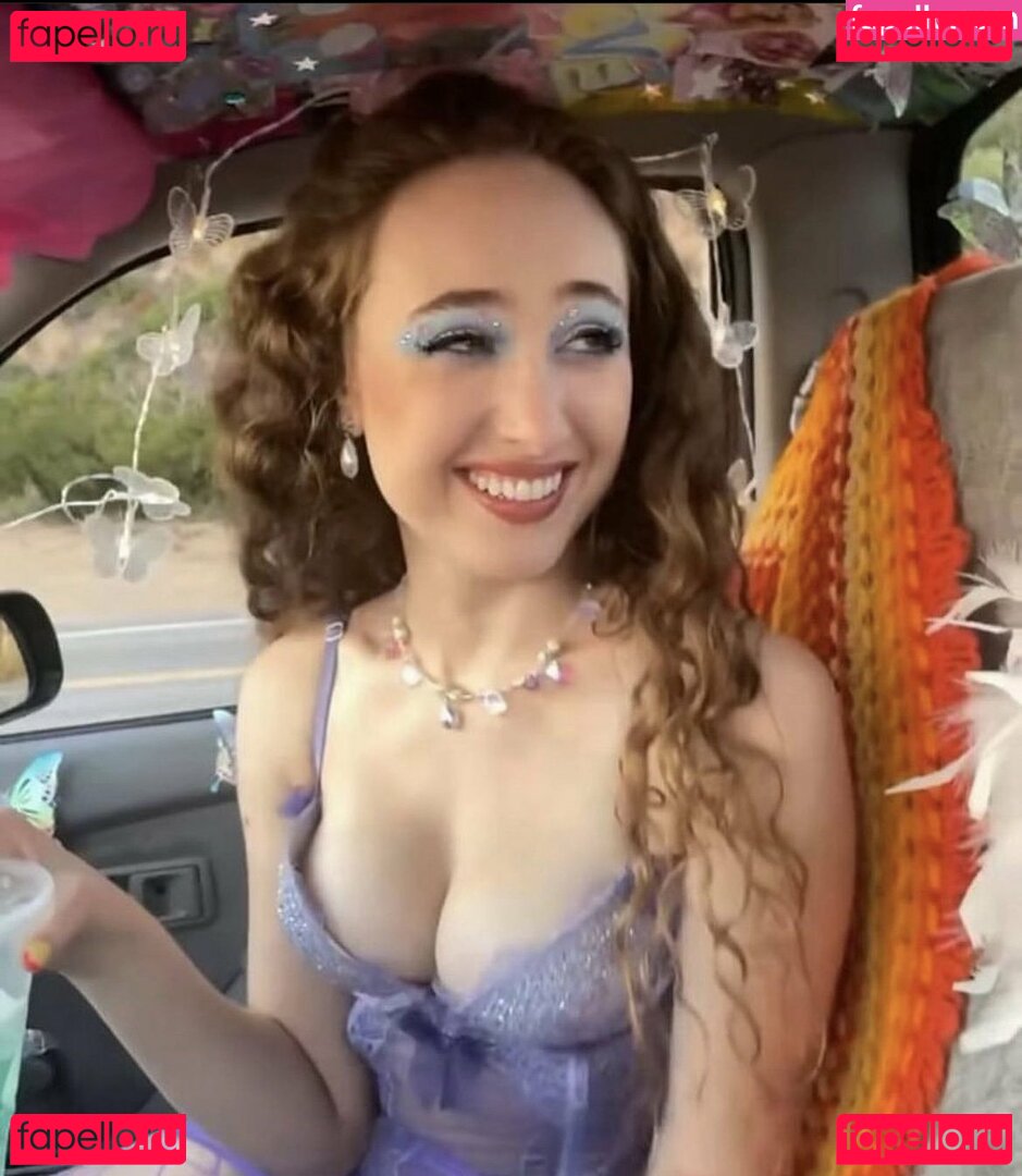 Chappell Roan / ChappellRoan Onlyfans Photo Gallery 