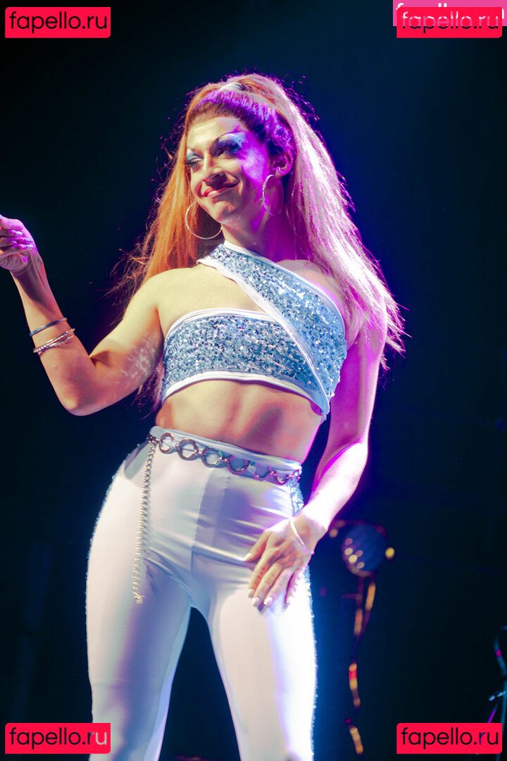 Chappell Roan / ChappellRoan Onlyfans Photo Gallery 