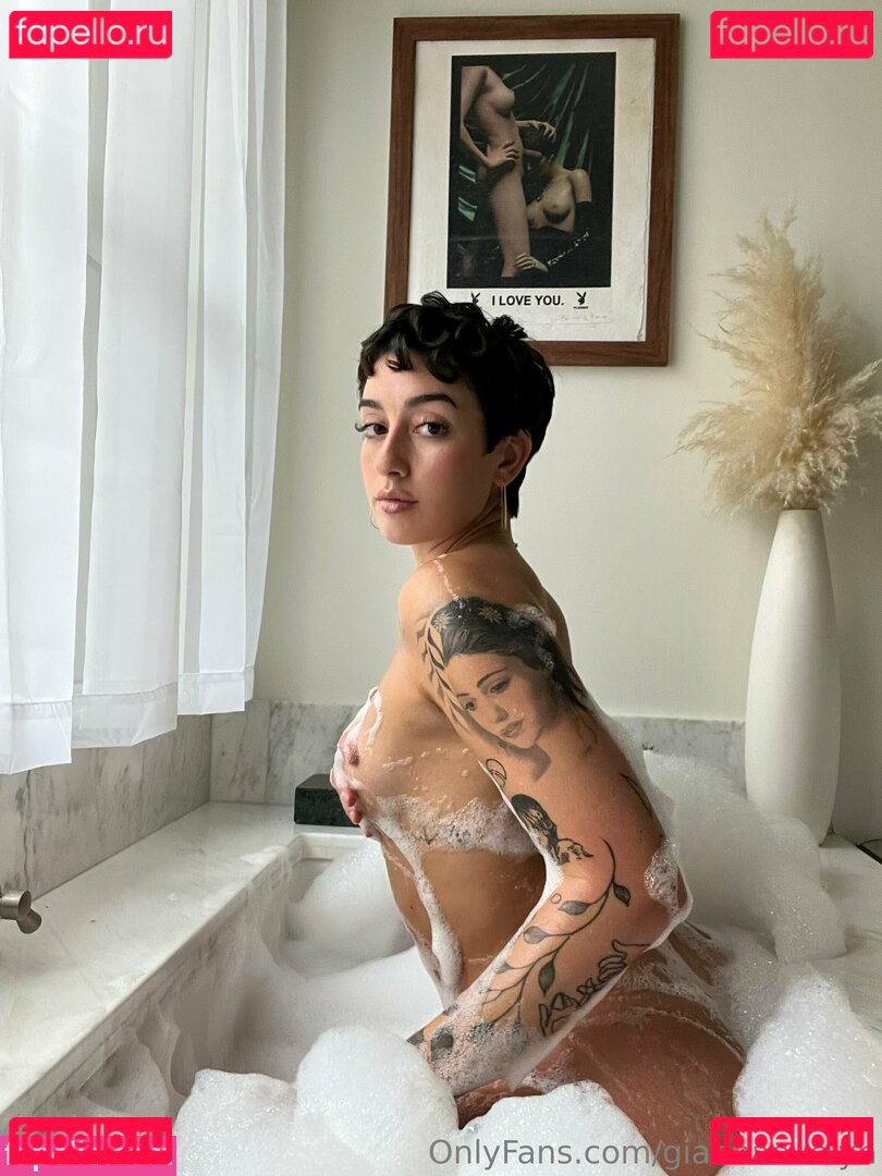 Gianna Evelyn / Giannaevelyn Onlyfans Photo Gallery 
