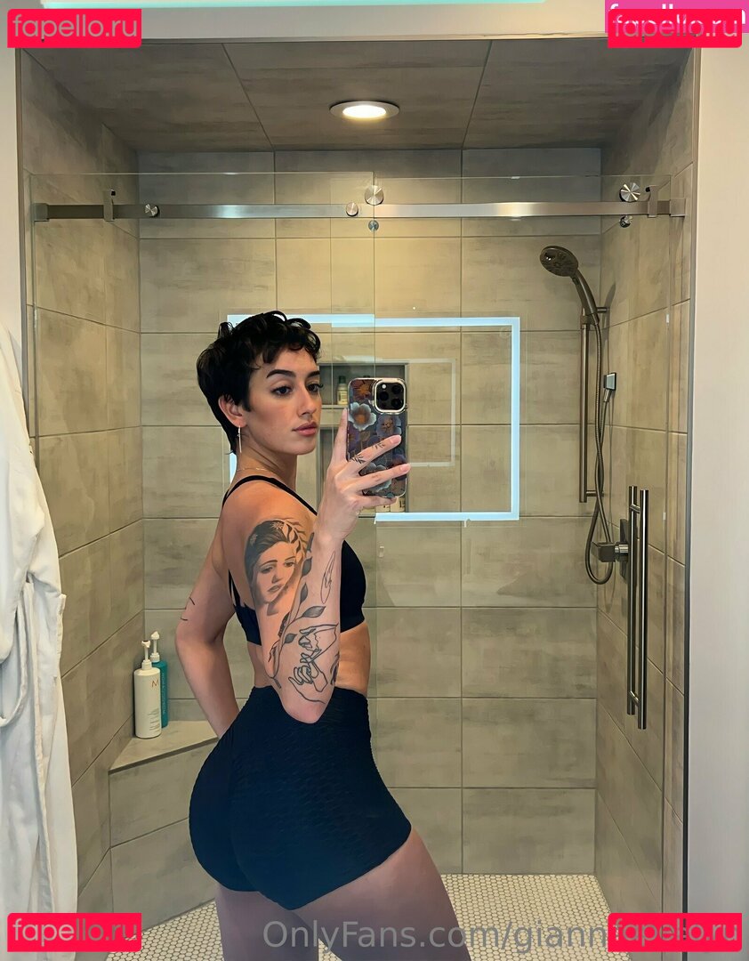 Gianna Evelyn / Giannaevelyn Onlyfans Photo Gallery 