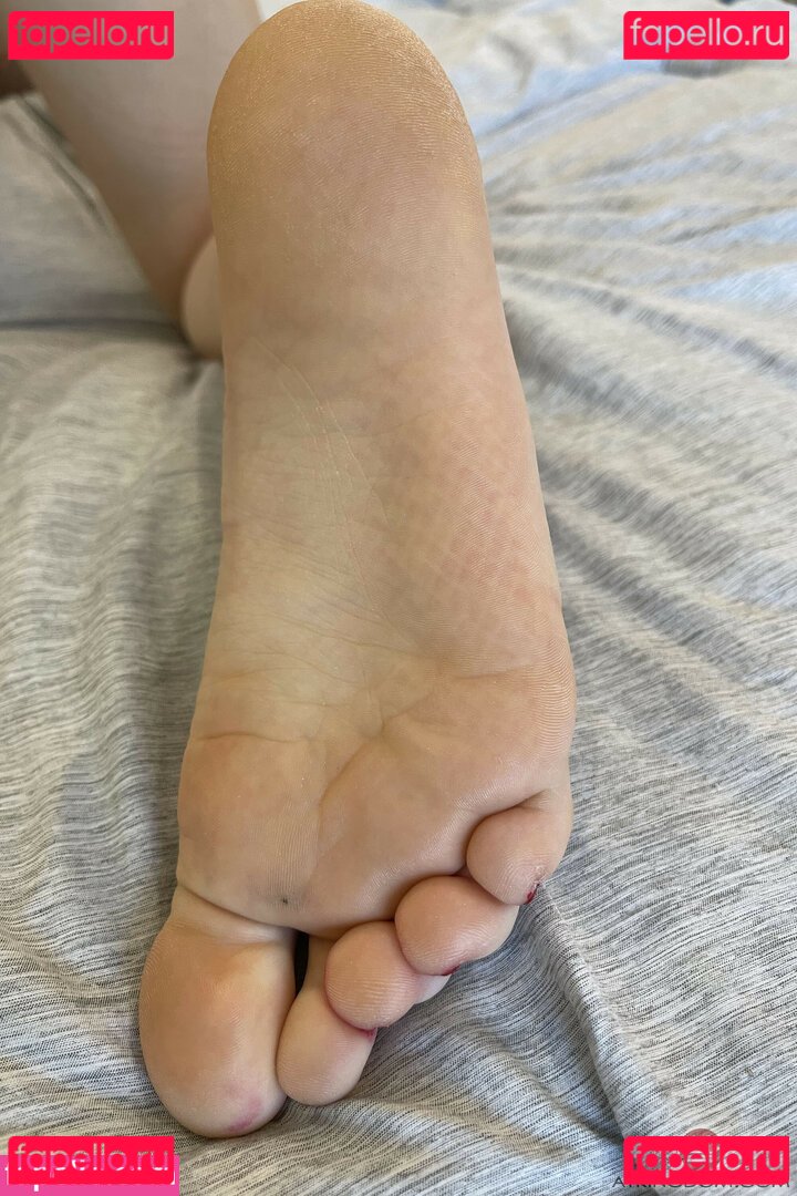 Fiona Sprouts Nude Onlyfans Photo 3