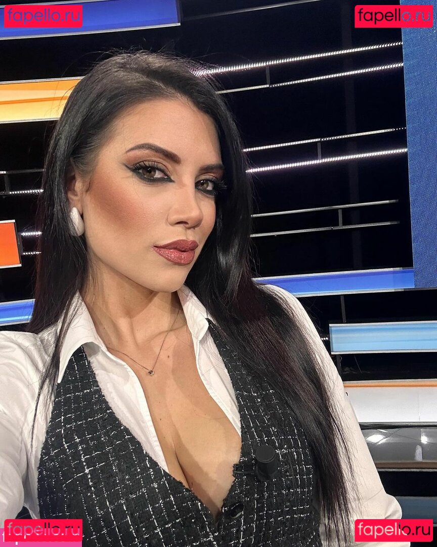 Sharon De Luca Nude Onlyfans Photo 12