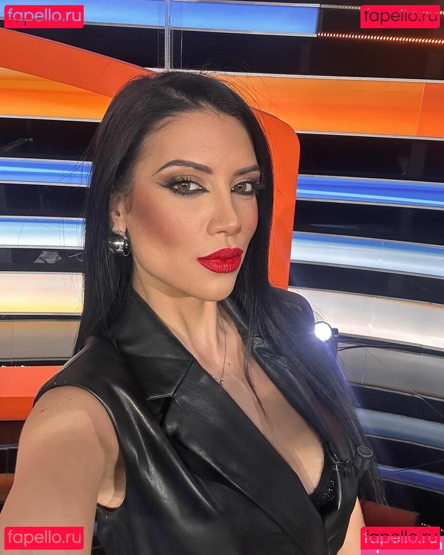 Sharon De Luca Nude Onlyfans Photo 8