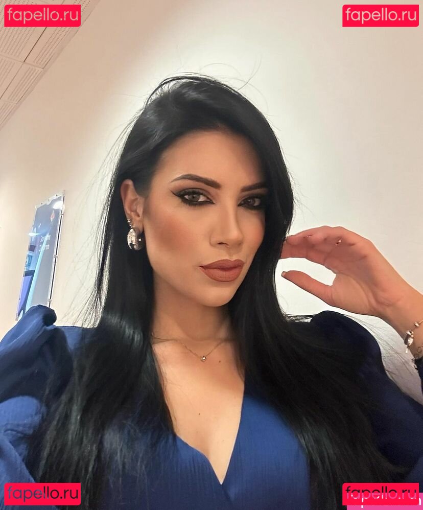 Sharon De Luca Nude Onlyfans Photo 7