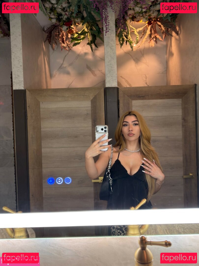 Dineromia Nude Onlyfans Photo 47