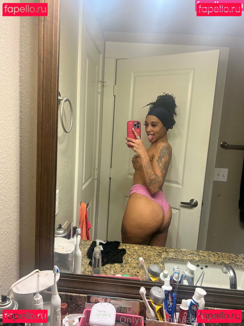 Britt Bratt / Lashaelynnn7 / Virgoatbratt Onlyfans Photo Gallery 