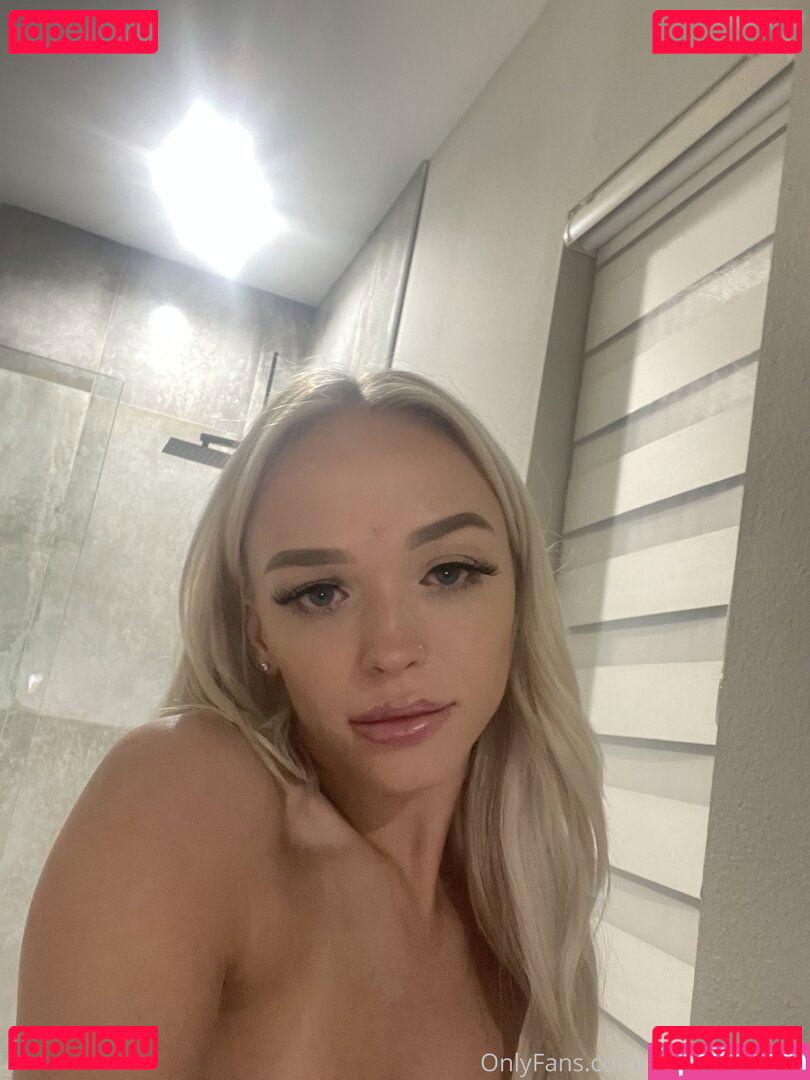 __badlittlegirl / badlittlebarbie18 Onlyfans Photo Gallery 