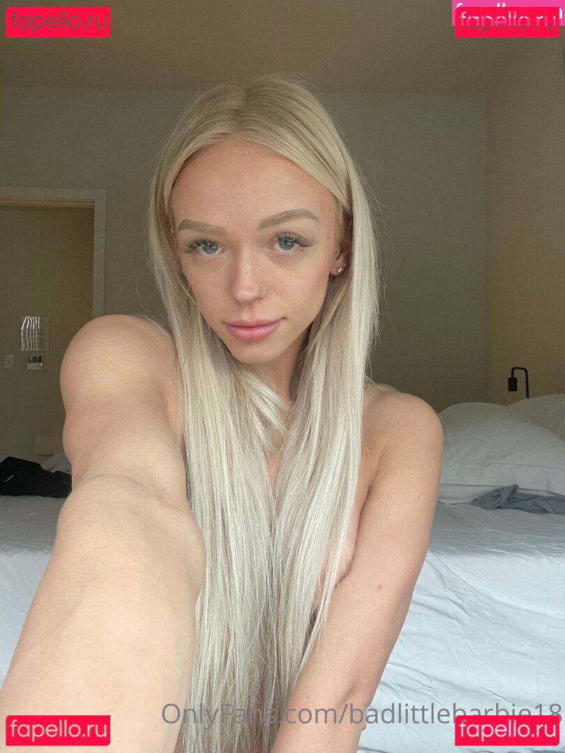 __badlittlegirl / badlittlebarbie18 Onlyfans Photo Gallery 