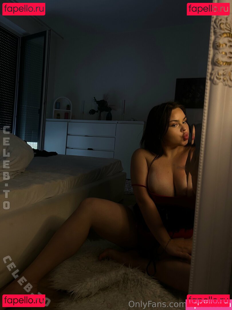 Fionachen Nude Onlyfans Photo 15