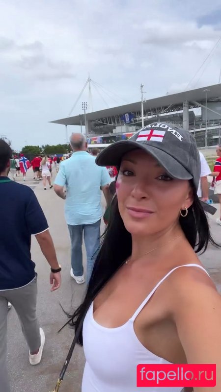 Layah Heilpern Nude Onlyfans Photo 15