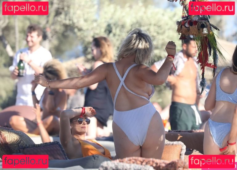 Emily Atack / ematack / emilyatack Onlyfans Photo Gallery 