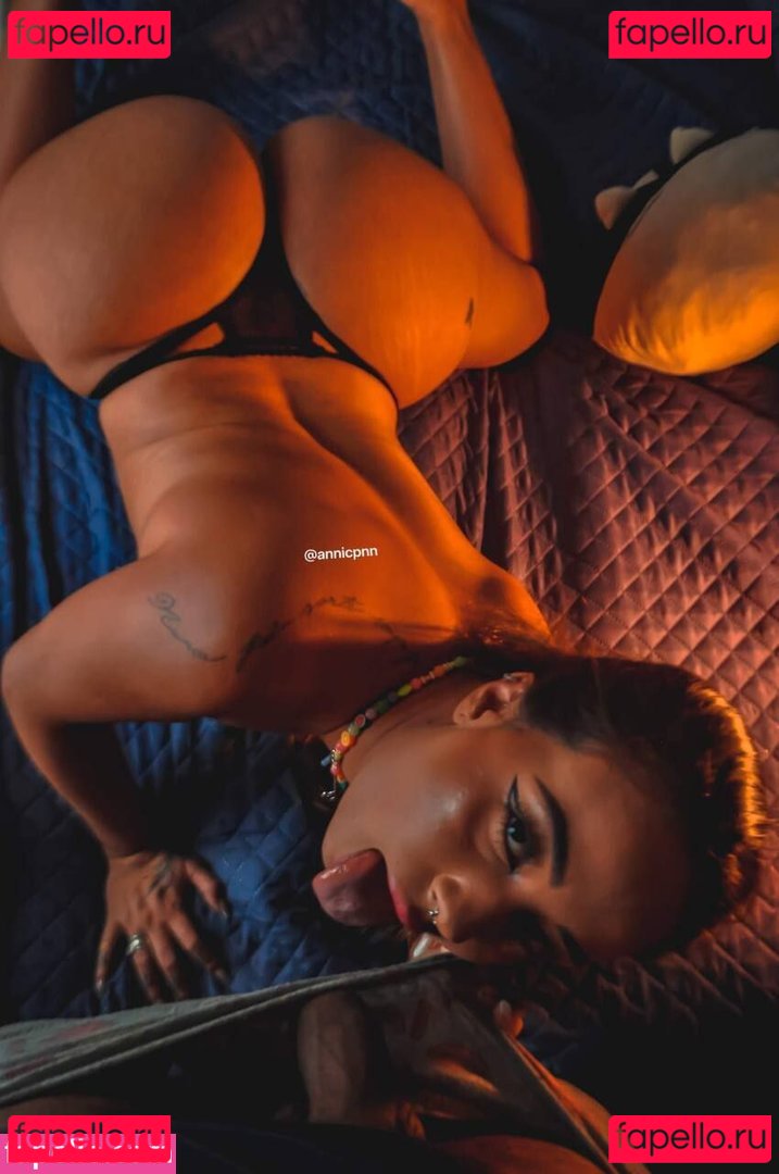 Anni Parreiras / Annicpn / annicpnn Onlyfans Photo Gallery 