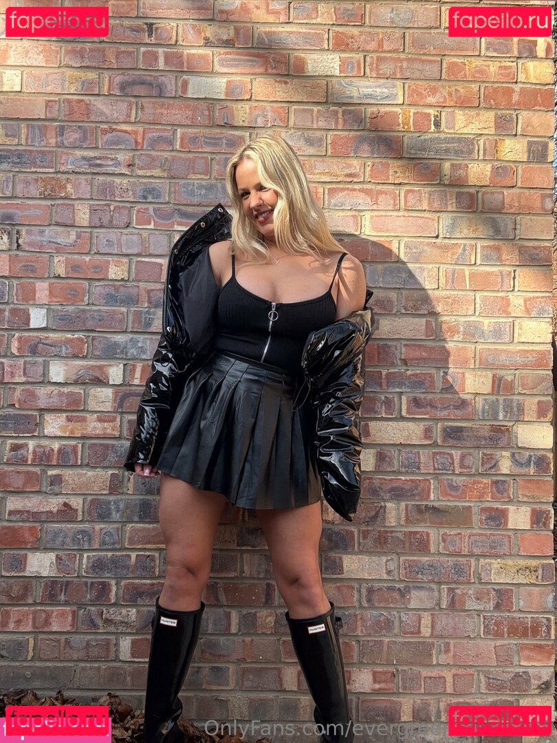 Evergreen_queen90 / Hollipops / Honey_monster90 / Sweet_like_honeyy / evergreenqueen9 Onlyfans Photo Gallery 