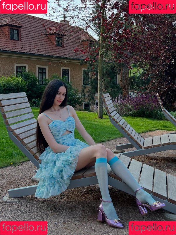 Angelina / a_budur_m Onlyfans Photo Gallery 