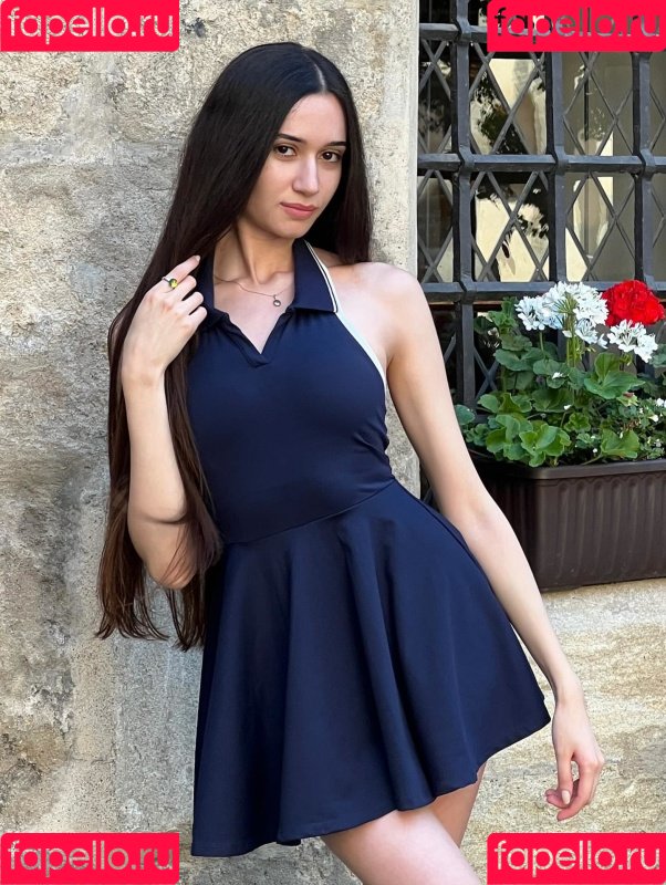 Angelina / a_budur_m Onlyfans Photo Gallery 