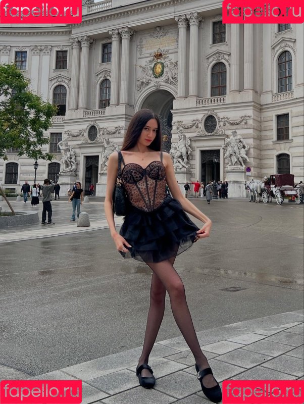 Angelina / a_budur_m Onlyfans Photo Gallery 