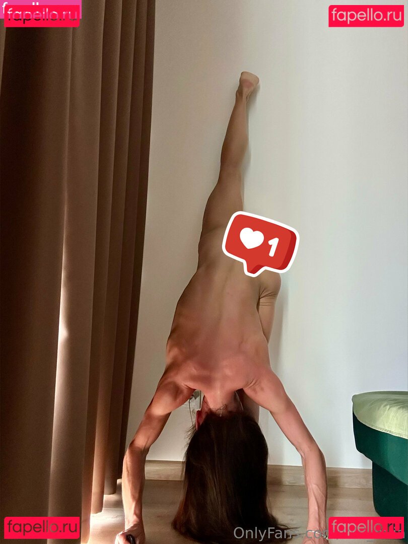 kiki_miia / kikimiyayayagitudeeh Onlyfans Photo Gallery 