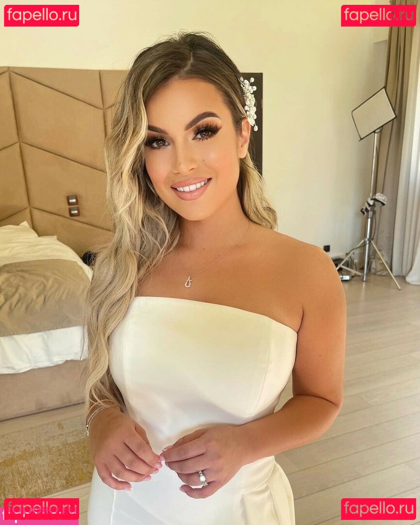 Carla Moreau Nude Onlyfans Photo 48