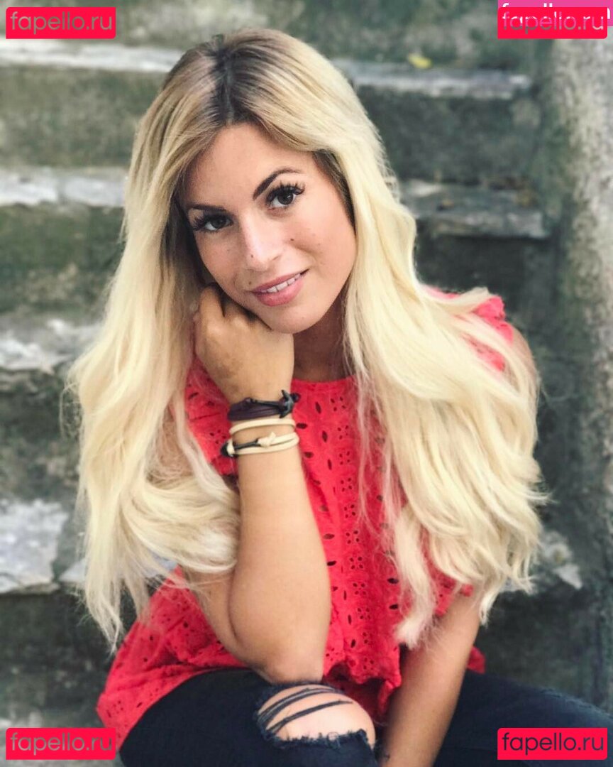 Carla Moreau Nude Onlyfans Photo 23
