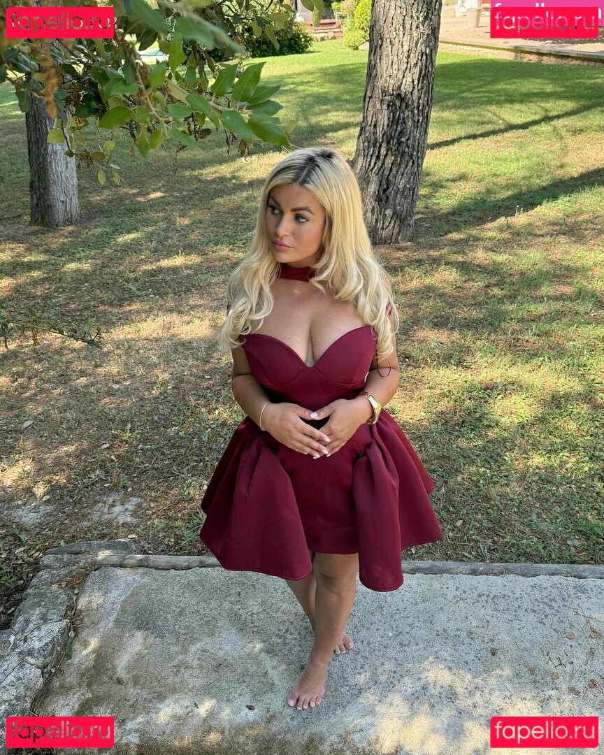 Carla Moreau Nude Onlyfans Photo 18